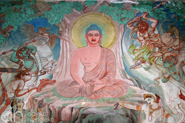 Malowidła na ścianach świątyni buddyjskiej w Sarnath