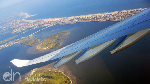 Rockaway Beach w Nowym Jorku widziana z okna startującego samolotu