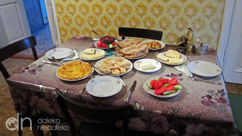 Stół u Mai w Kazbegi